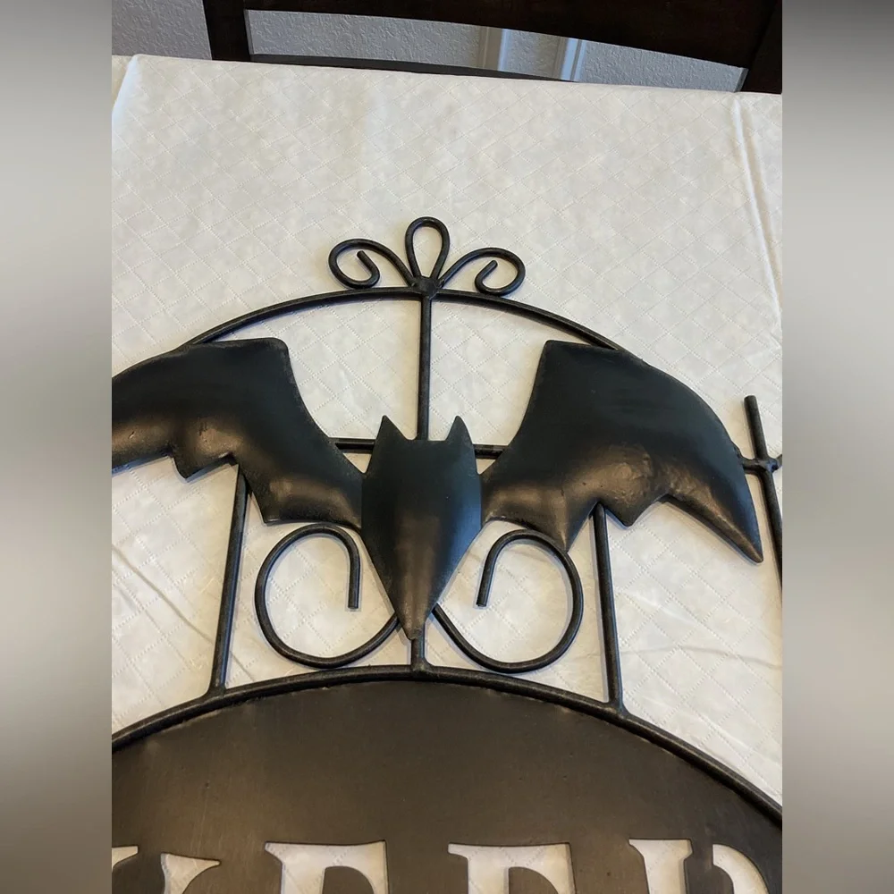 Metal 👻 KEEP OUT Sign - Picture 4 of 5